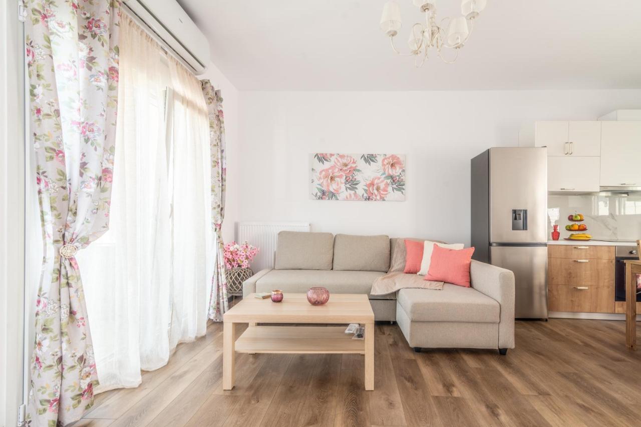 Sophia'S Comfortable Home With A Private Backyard Gazi Zewnętrze zdjęcie